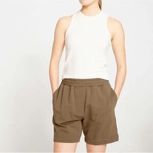 NWT Universal Standard Classic Light Terry Sweatshorts
Crocodile Green 6XL